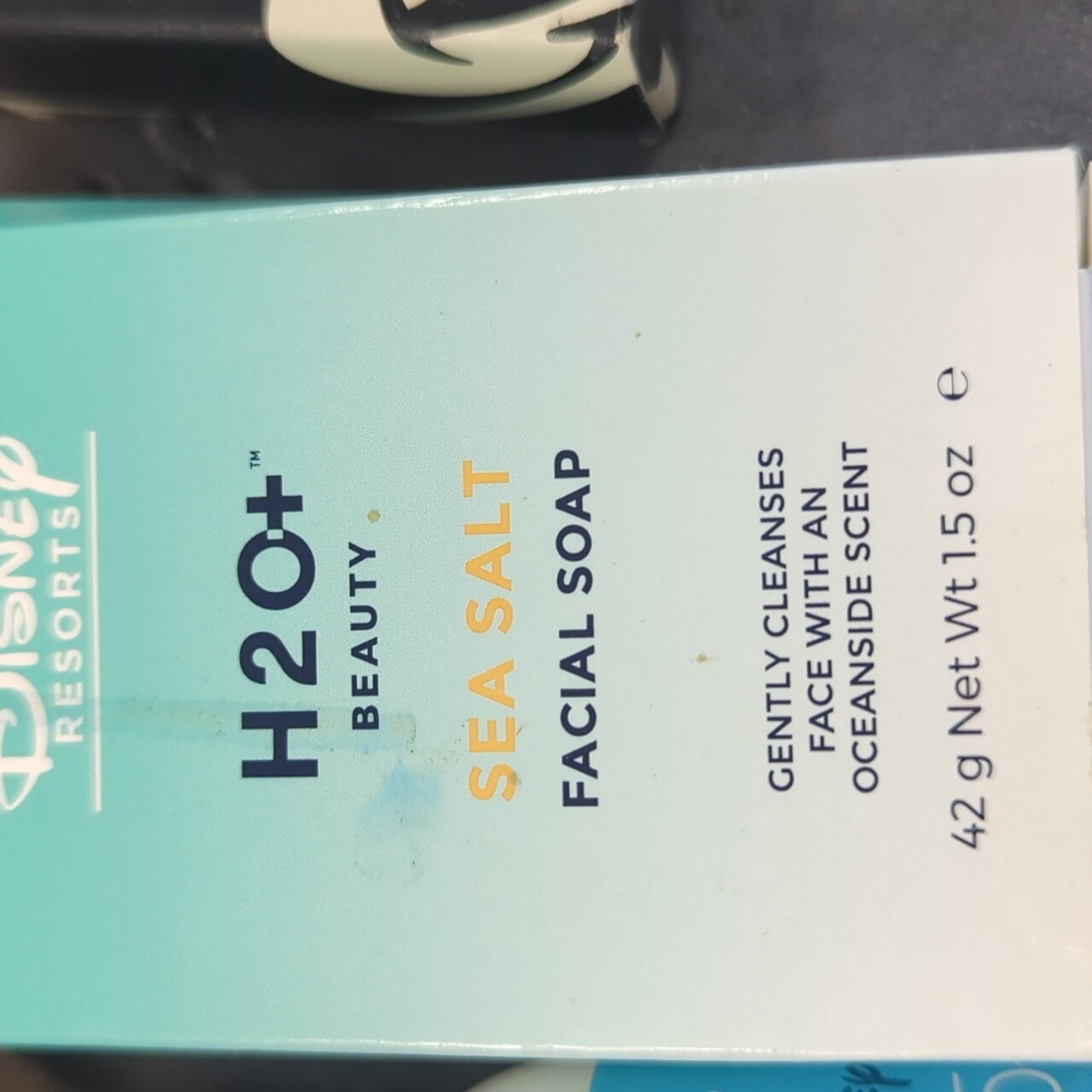 Disney Mickey Mouse H2O+ Skincare Set - Picture 5 of 9